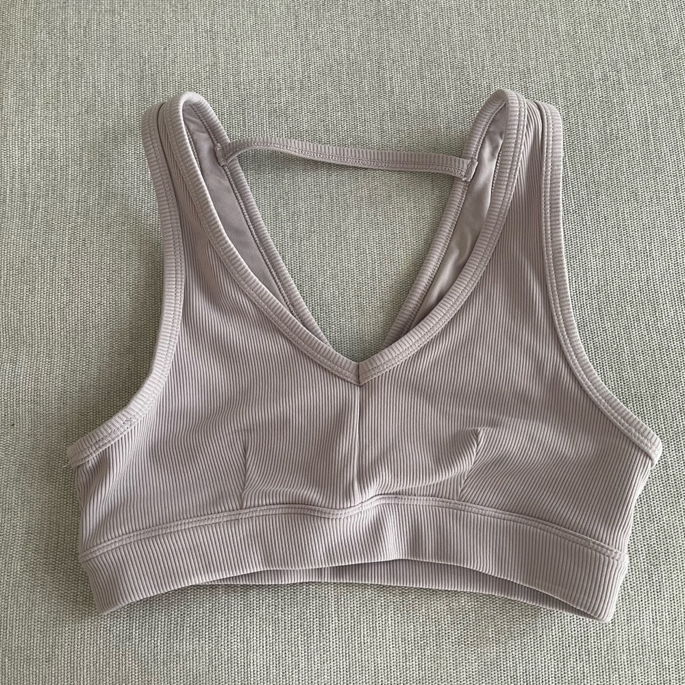 ALO ribbed Sports Bra - lilac
